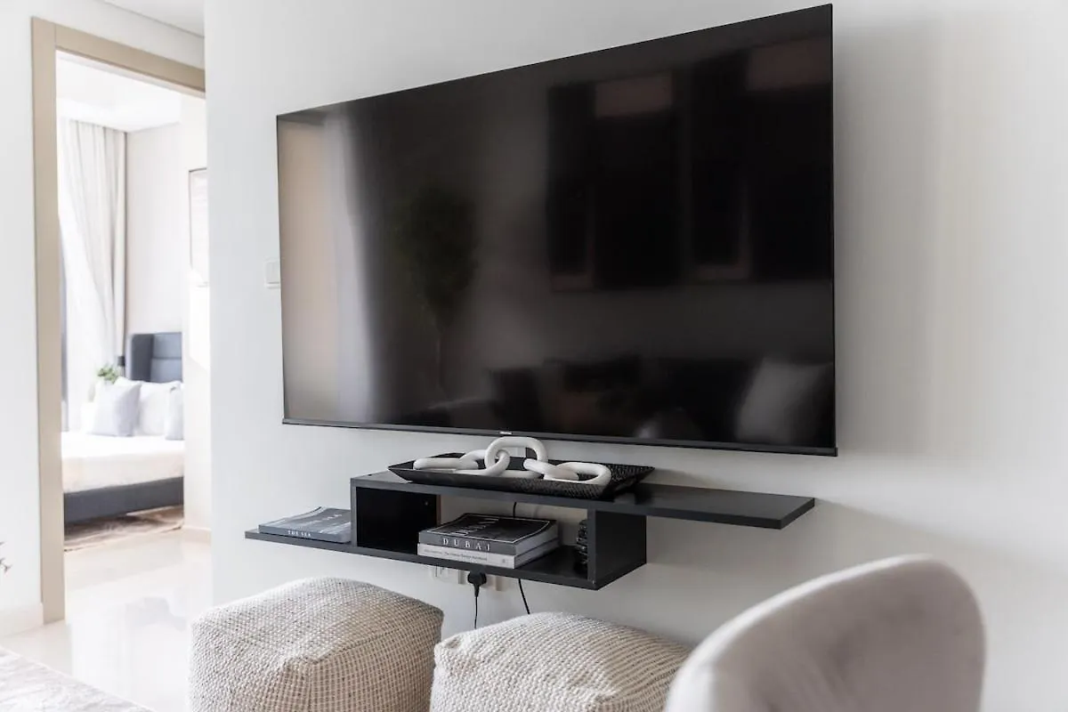 Elegant 2 Bedroom With Great Views In Business Bay Dubai Apartment